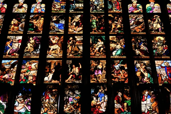 Gebrandschilderd glas in Milaan, Italië — Stockfoto