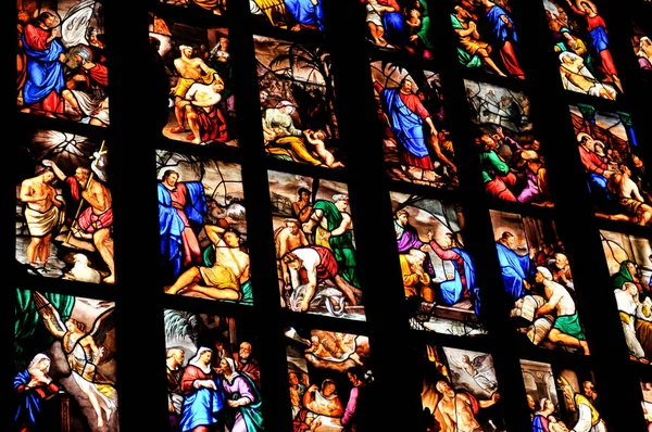 Stained glass in Milan, Italy — Stock Photo, Image