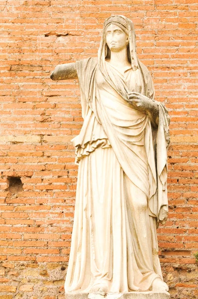 Ancient statue in Rome, Italy — Stock Photo, Image