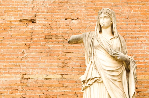 Estátua antiga em Roma, Itália — Fotografia de Stock