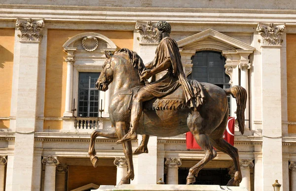 Marcus Aurelius statue in Rome, Italy — Stock Photo, Image