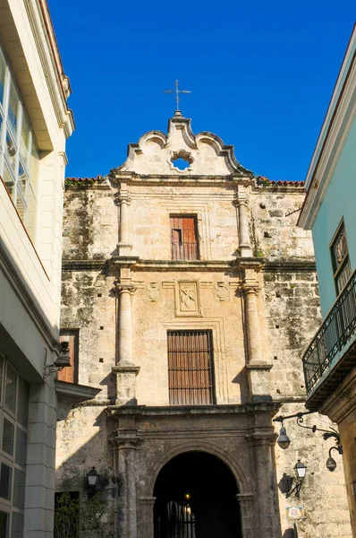 Arquitetura antiga em Cuba — Fotografia de Stock