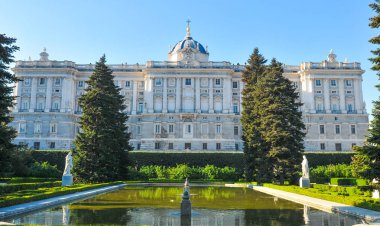 Madrid Kraliyet Sarayı