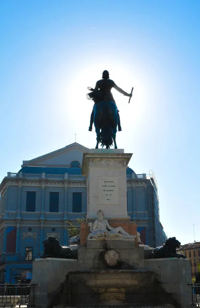 Madrid'da atlı heykeli — Stok fotoğraf