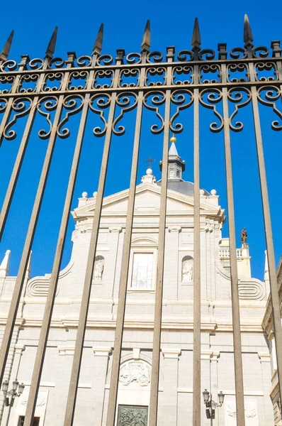 Kathedraal in madrid, Spanje — Stockfoto