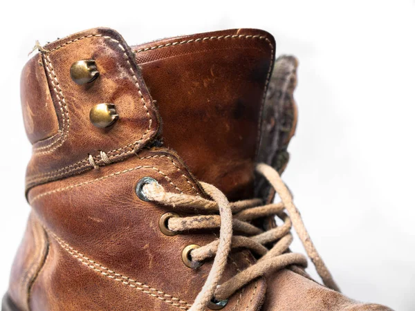 Deri çizme yıpranmış