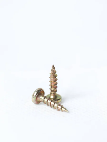 İki phillips vidalar