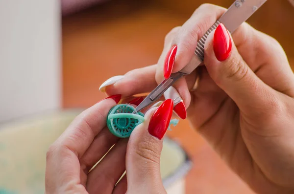 Jeweler working with wax model ring in his workshop. Craft jewelery making. Close up — Stock Photo, Image