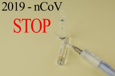 Coronavirus tedavisi için ilaç, şırınga. Anti-virüs koruması. 