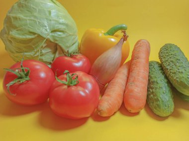 Doğal bir tekstil poşetinde sebzeler, sağlıklı yiyecekler, gezegeni kurtarmak.. 