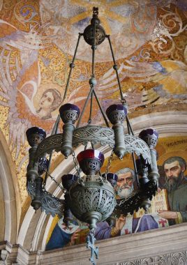 Güzel vintage kilise avize.
