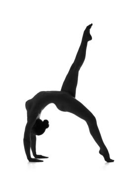 Çıplak yoga, beyaz arka plan üzerinde izole mükemmel rakam ile genç kadının güzel seksi vücudu sanatsal fotoğraflar