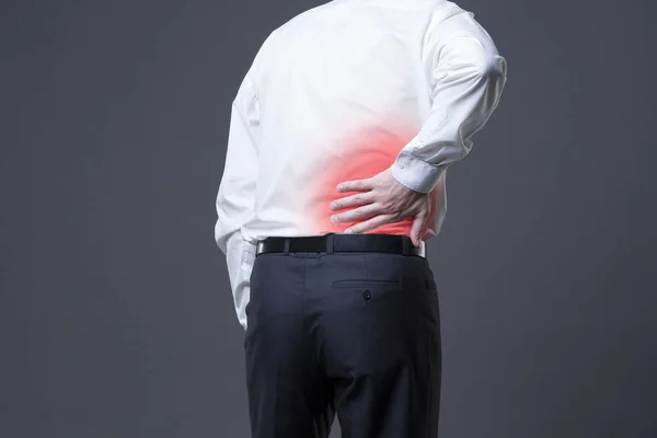 Dor nas costas, inflamação dos rins, dor no corpo do homem — Fotografia de Stock