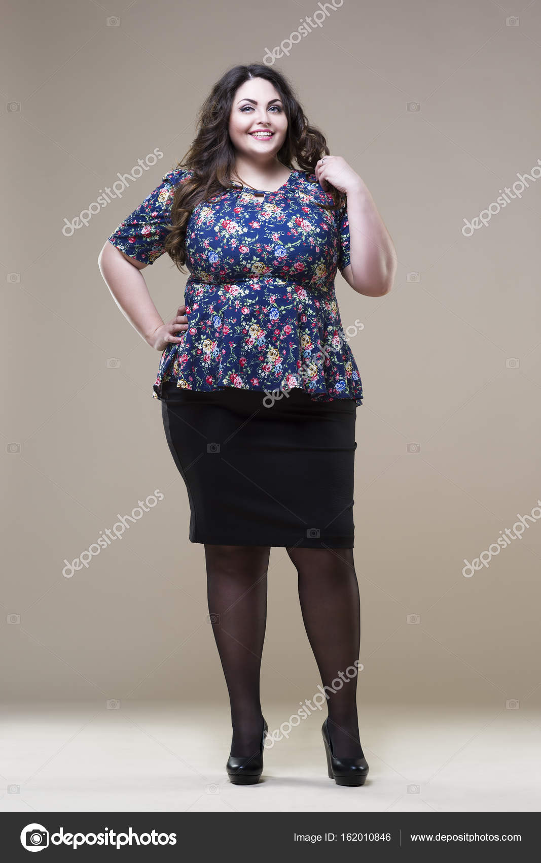 Femme ronde en short sale