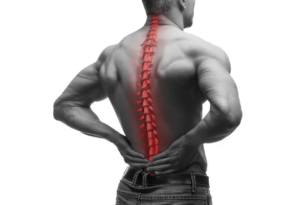 Dor na coluna, homem com dor nas costas e dor no pescoço, foto em preto e branco com espinha dorsal vermelha — Fotografia de Stock