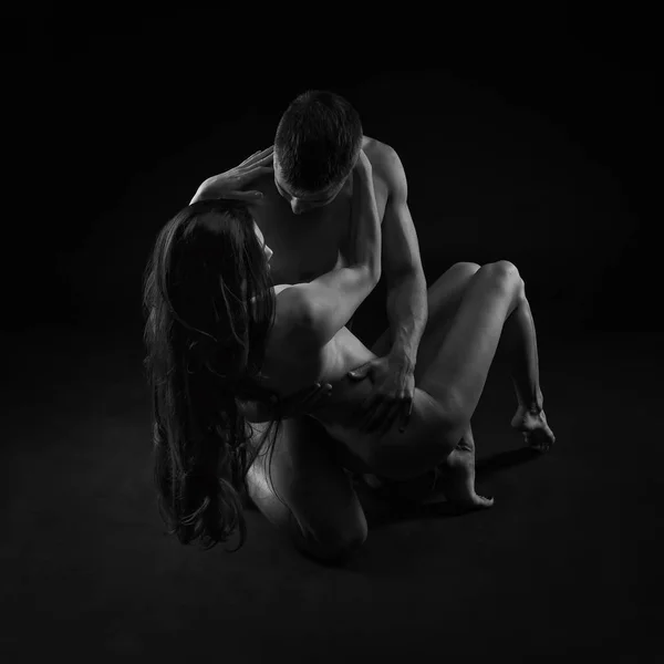 Nude sexy couple, naked man and woman on black background — Stock Photo, Image