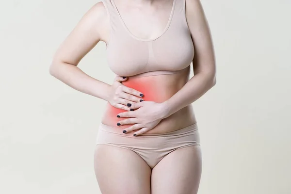 Appendicite crise, femme avec douleur abdominale — Photo
