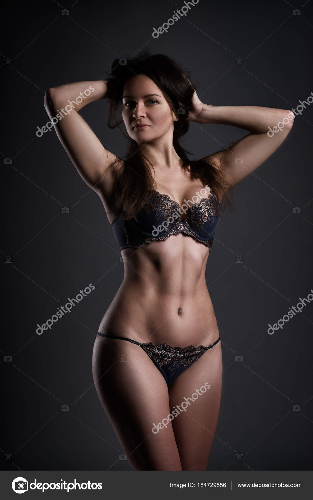 Uy qurilishi pornosida buzuqlik Mashhurlar porno filmlarni yutishadi