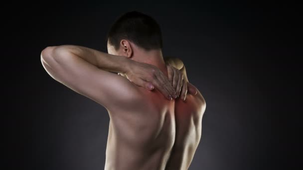 颈部疼痛 在黑色背景与红点背痛的人 — 图库视频影像