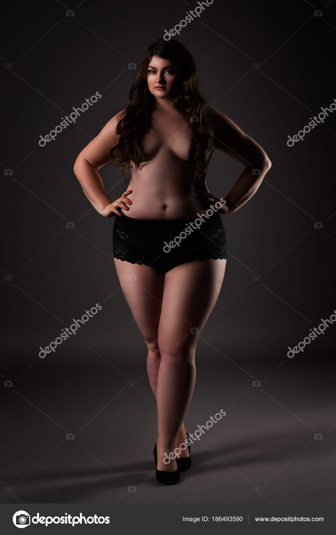 Pufók meztelen modellek