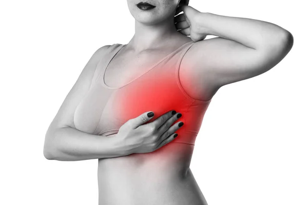 胸テスト 心臓発作 白い背景に分離された人間の体の痛みのための彼女の胸を調べる女性 — ストック写真