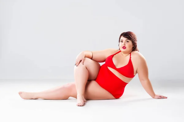 Modèle Mode Taille Maillot Bain Rouge Grosse Femme Lingerie Sur — Photo