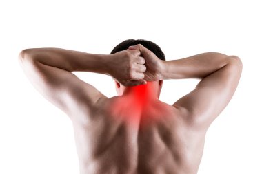 Boyun ağrısı, sırt ağrısı çeken bir adam beyaz arka planda izole edilmiş, kırmızı ile işaretlenmiş acı verici bir bölge.