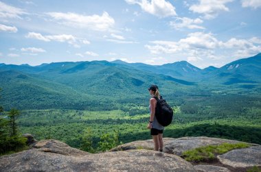 Lak yakınındaki adirondack dağlarda yürüyüş Dağı van hoevenberg