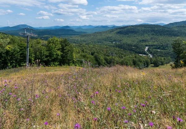 Vista dalla pista da sci Whitface e seggiovia — Foto Stock