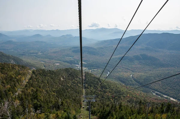 Vista Una Torre Desde Góndola —  Fotos de Stock