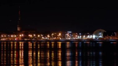 Zaman atlamalı gece city Riga.