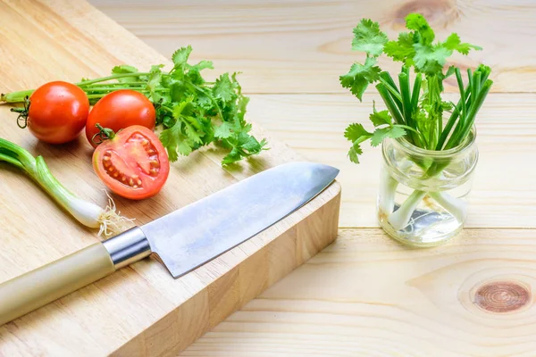 sebze yemek için hazırlanıyor