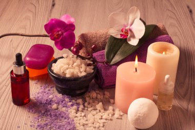Spa doğa ürünleri. Deniz tuzu, aromatik yağ ve sabun