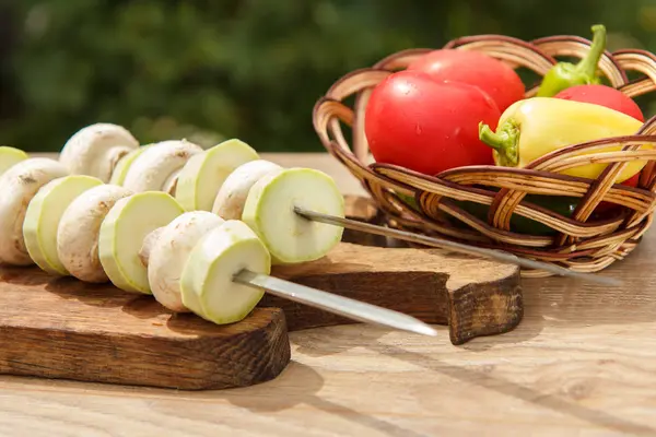 Zucchini Mushrooms Skewers Tomatoes Cucumber Bell Pepper Wicker Basket Vegetable — Stock Photo, Image