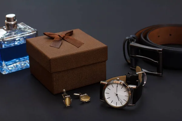 Set di accessori uomo in stile business e confezione regalo . — Foto Stock