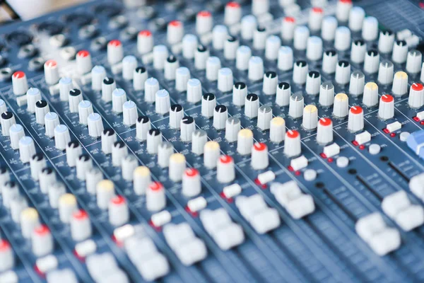 Ses Denetim Masası birim.