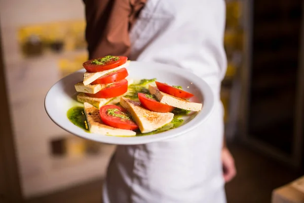 Vegetarian makan siang tomat salad Caprese — Stok Foto