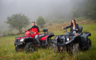 Mutlu çift dört tekerlekli Atv offroad sürüş
