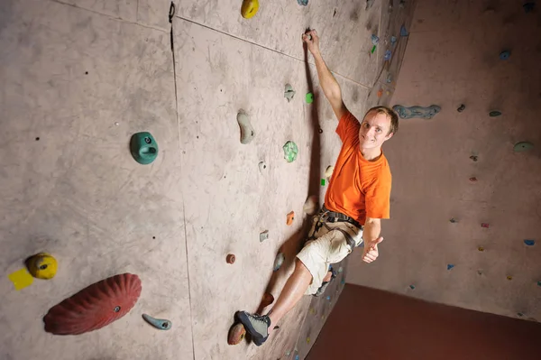 男性登山者練習 — ストック写真
