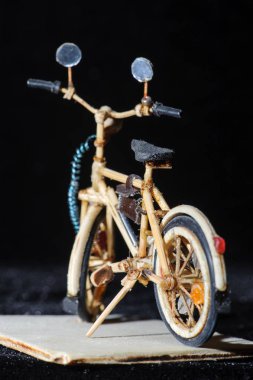 Minyatür el sanatları ayrıntı ahşap Bisiklet vurdu