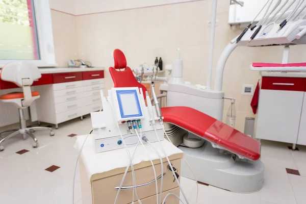Стоматологічний кабінет з сучасним дизайном інтер'єру — стокове фото