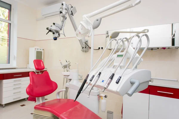Стоматологічний кабінет з сучасним дизайном інтер'єру — стокове фото