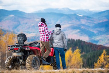 Çift üzerinde quad bisiklet sürmek 