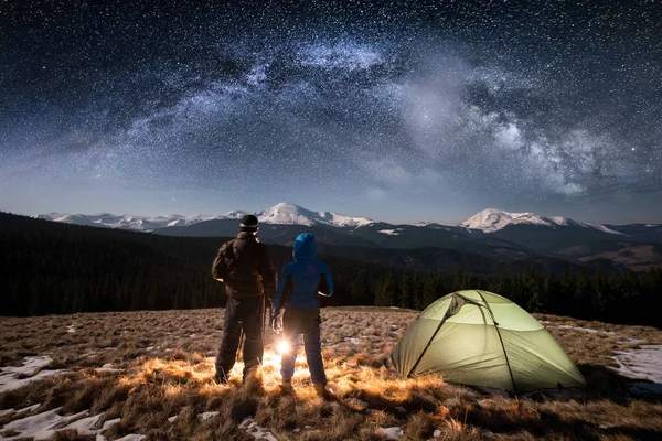 kaç turist kamp içinde bir dinlenme