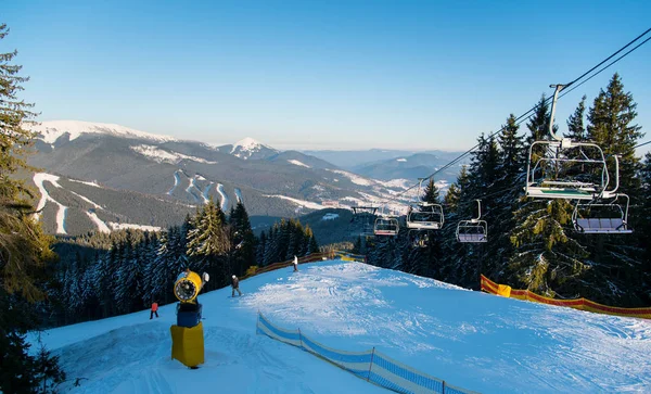 Güzel kış manzara Kayak Merkezi 