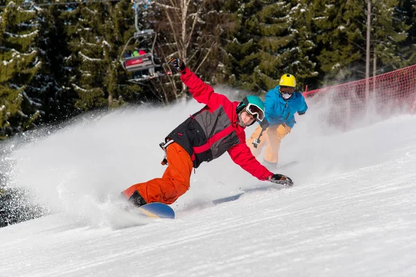 insanlar sürme ve Kayak keyfini çıkarın