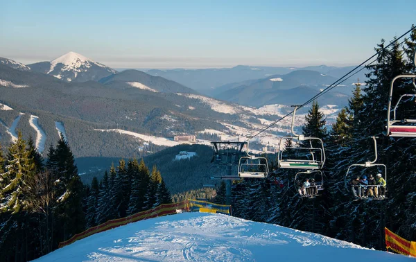 Beautiful winter landscape at ski resort — Stock Photo, Image