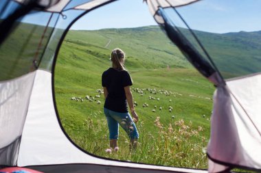 genç kadın dağcı