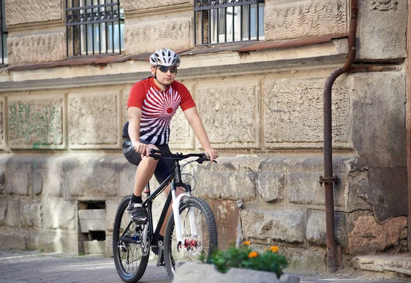city cycling clothing