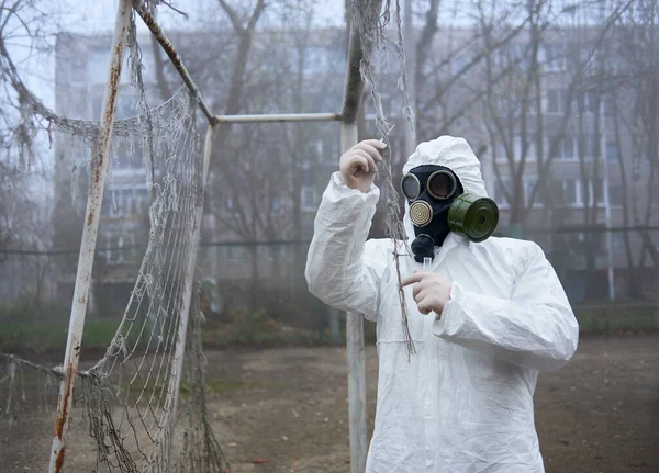 Ecologist Holding Tweezers Test Tube While Taking Samples Foggy Street — Stock Photo, Image